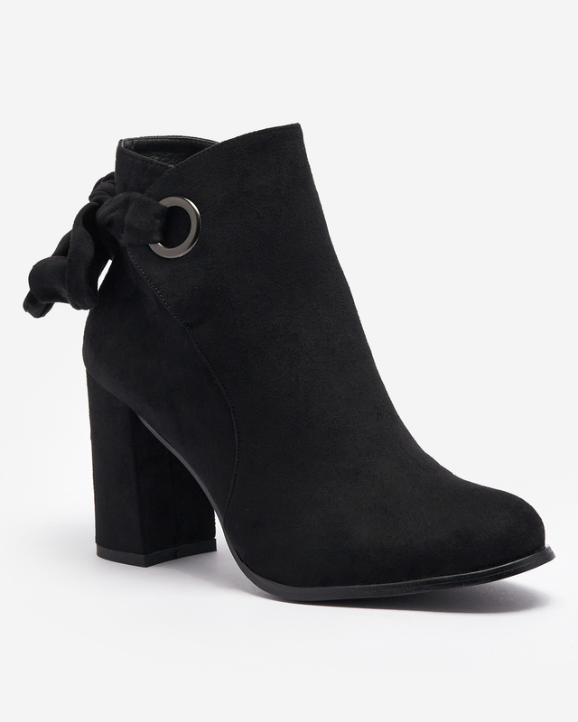 Damenstiefel aus Öko-Wildleder mit Schleife in Schwarz Agarol- Footwear