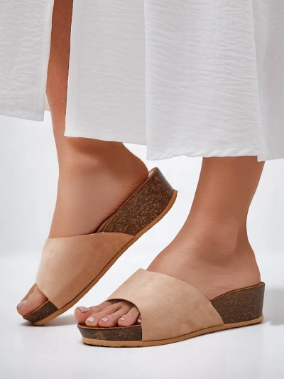 Royalfashion Damen Sandalen auf einem niedrigen Wedge Maderas