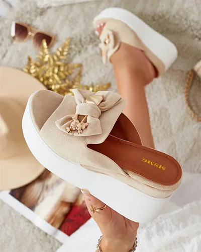 Royalfashion Жіночі шльопанці Dalimes на котурні