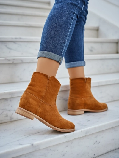 Eliana Stiefeletten aus Öko-Wildleder mit Keilabsatz