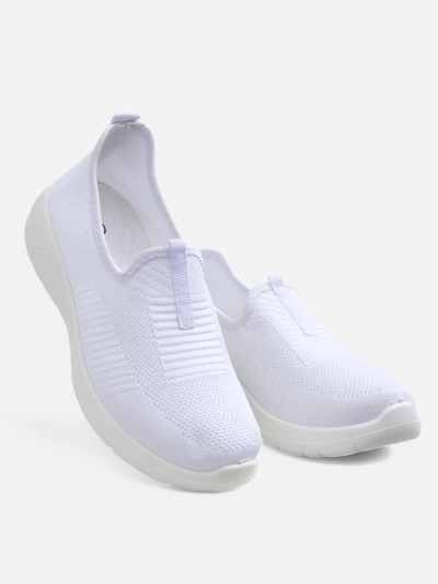 Damen weiße Callista Slip-Ons aus atmungsaktivem Stoff mit flachem Absatz