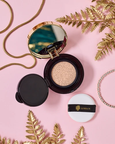 Luxelux gepresstes Puder für das Gesicht in einer kompakten Dose mit Spiegel 15 g