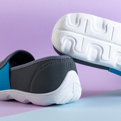 Сірі жіночі сліпони з блакитними вставками Molara