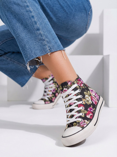 Жіночі високі чорні кеди Royalfashion з квітковим принтом Soxic