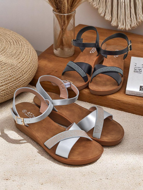 Royalfashion Жіночі босоніжки на танкетці з камінцями Allona