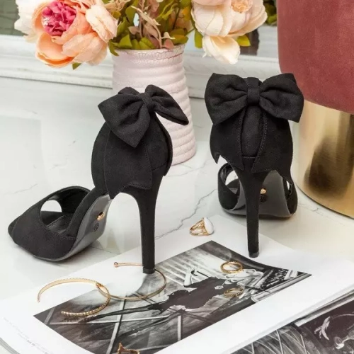 OUTLET Чорні босоніжки на високому каблуці з декоративним бантом Proeline - Туфлі