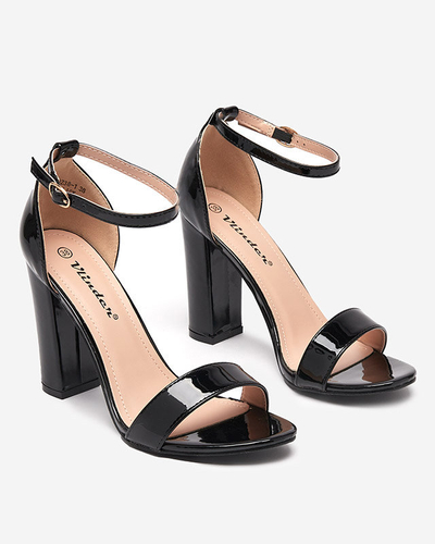 Schwarze Damensandale auf höherem Pfosten Rosdoo- Footwear