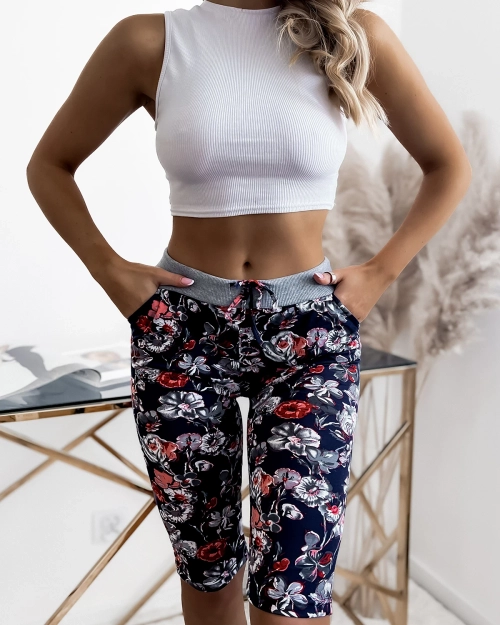 Жіночі шорти 3/4 темно-синього кольору з квітами PLUS SIZE - Одяг