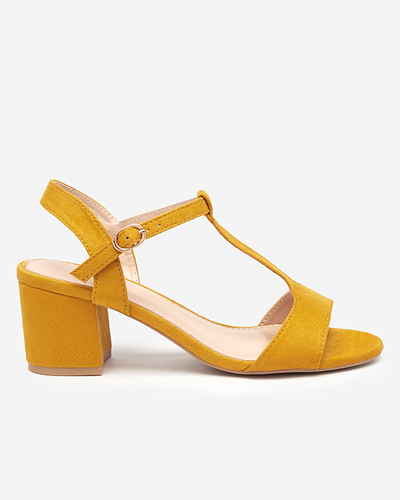 Senffarbene Öko-Wildleder-Sandalen für Damen auf dem Pfosten Asofu Footwear