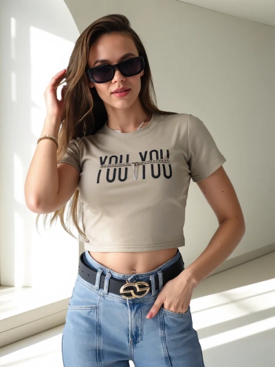 Royalfashion Жіноча бавовняна кроп-топ з написом