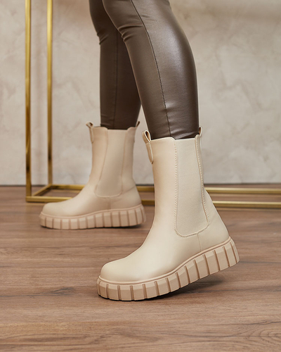 Royalfashion Damenstiefel mit hohem, flachem Absatz in ecru Elicane
