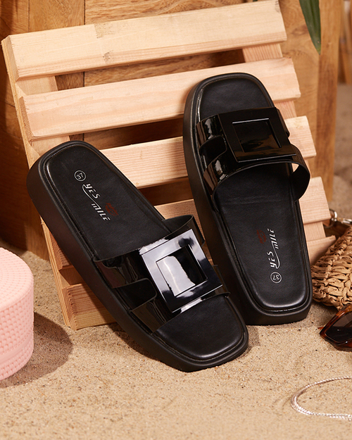 Чорні жіночі тапочки з орнаментом Zegor - Взуття