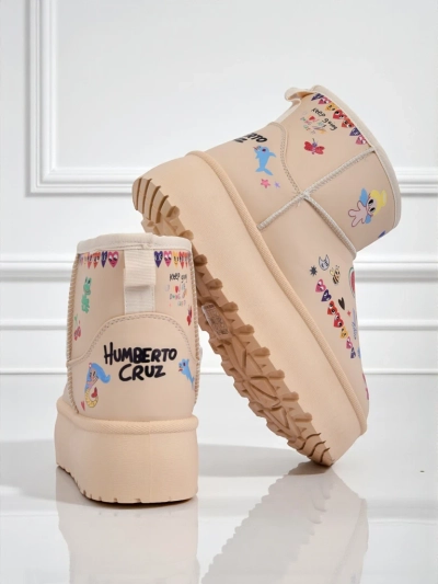 Gefütterte Callisto Angelico Stiefel mit Kinderzeichnungen auf Plateau Beige