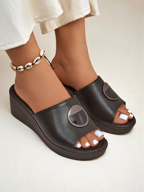 Royalfashion Жіночі босоніжки на танкетці Elira