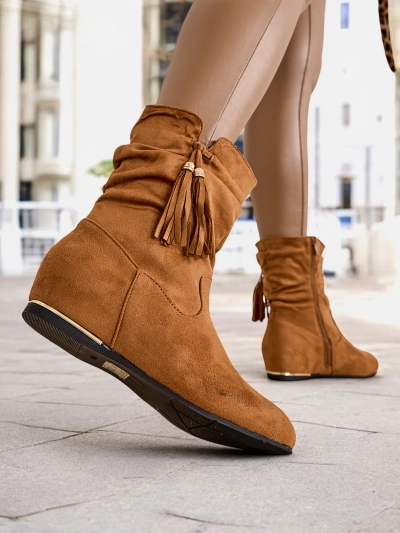 Royalfashion Eko - Wildleder-Stiefeletten auf verdecktem Keilabsatz Lovely
