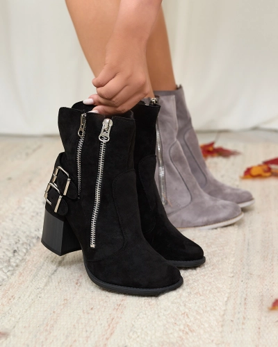 Royalfashion Schwarze Damenstiefel mit Verzierung Feirrgo