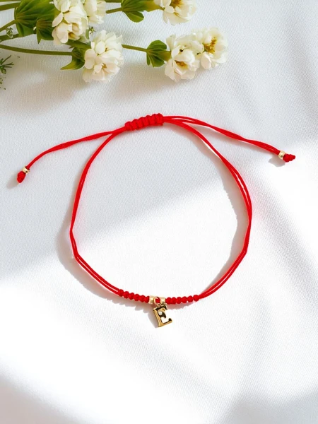 Damenarmband mit Buchstabe E