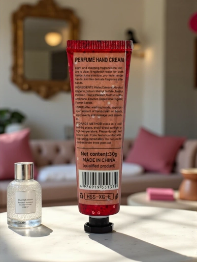 Spesial Night Venus Very Sexy – parfümierte, seidige Handcreme 30g