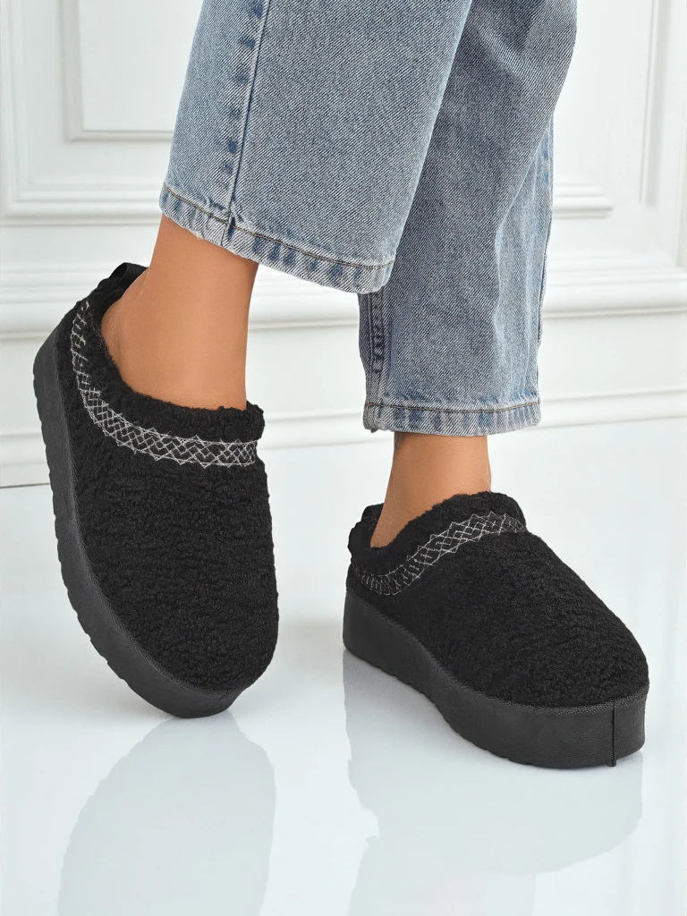 Kurze Damenstiefel im Schneestiefel-Stil mit Fell Frost Veil