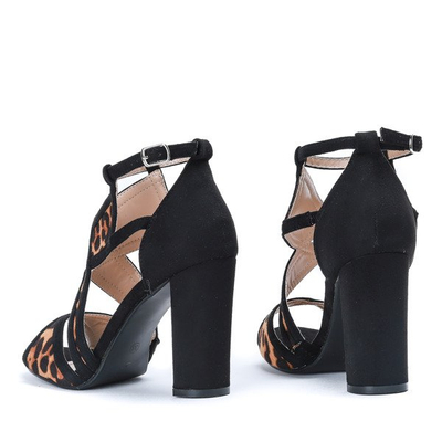 Schwarze Sandalen auf einem Raffaele-Leopardenpfosten - Schuhe 1