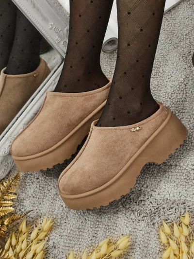 Kurze Damenstiefel im Schneestiefel-Stil mit Fell Calindra