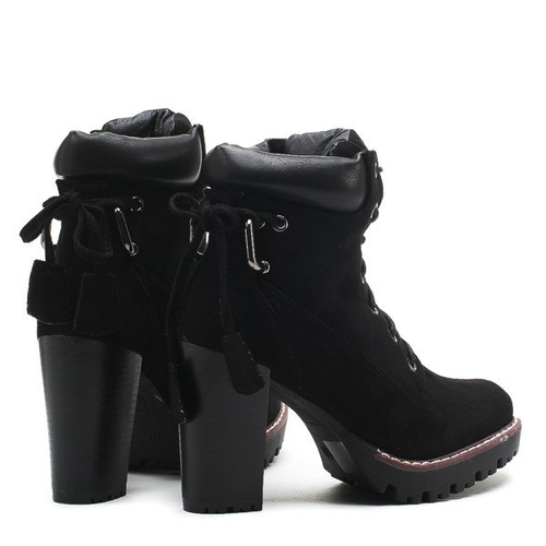 Czarne botki na słupku - Obuwie