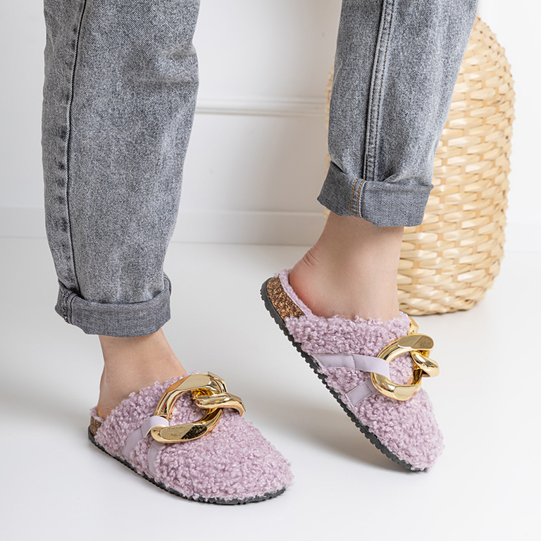 Violette Damenhausschuhe mit Lammfell und Kette Juka - Schuhe