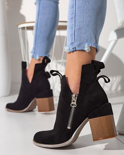 Schwarze Damenstiefel auf einem eckigen Pfosten Darera - Schuhe