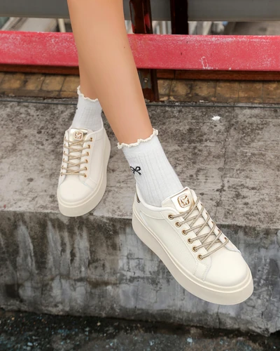 Royalfashion Damen Sport Sneakers mit dekorativen Schnürsenkeln Eone