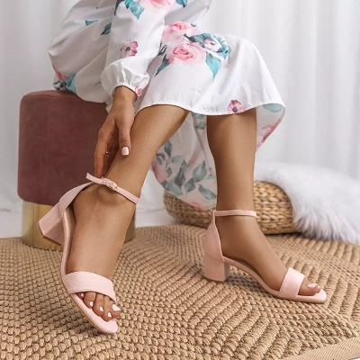 OUTLET Hellrosa Damensandalen auf niedrigem Mohato-Pfosten - Schuhe