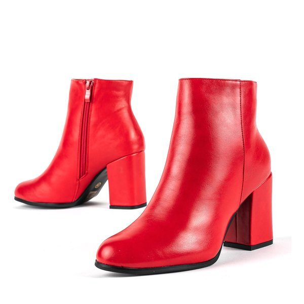 Rote Stiefel an einem höheren Pfosten Pekan - Footwear