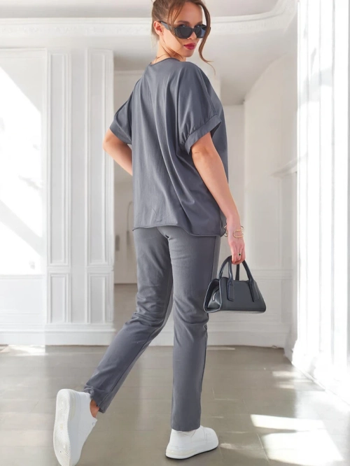 Royalfashion Жіночий комплект з бавовни з коротким рукавом та прямими штанами