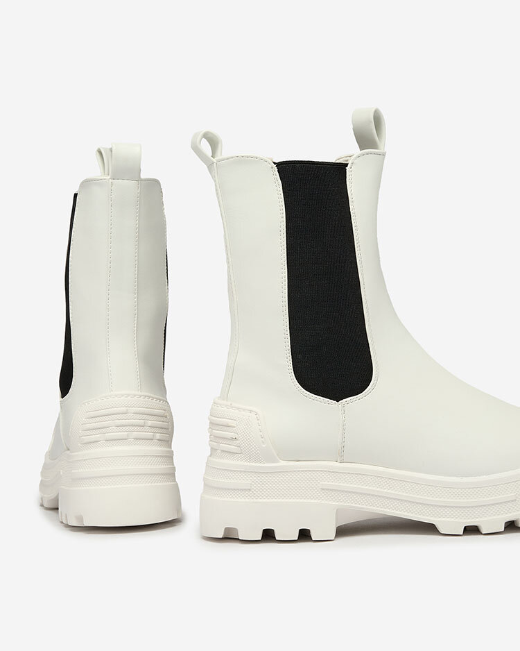 Royalfashion Damenstiefel mit flachem Absatz in Weiß Yennas