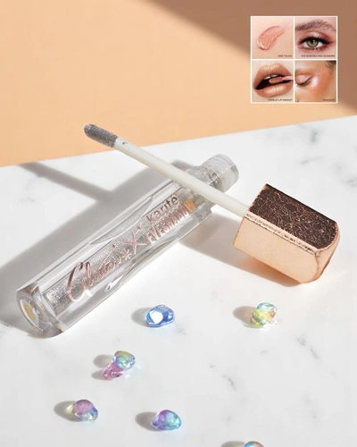 Schimmernder Lidschatten in der Farbe Silber