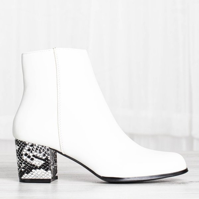 Weiße Stiefeletten mit Prägung aus Schlangenleder von a'la Tomsk - Schuhe 1