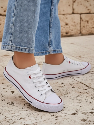 Aurelia Bianca – Klassische weiße Damen-Sneaker mit flacher Sohle