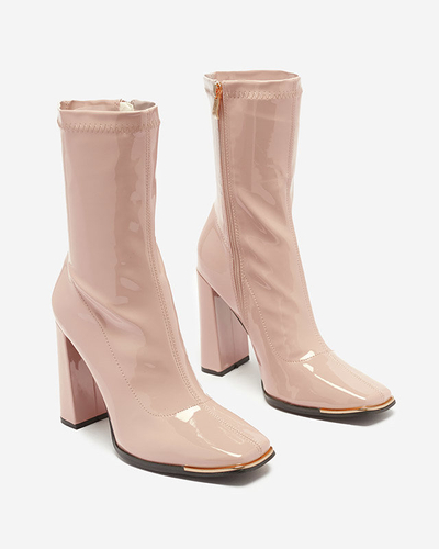 Hellrosa Damen-Lackstiefel auf dem Rekila-Pfosten - Schuhe