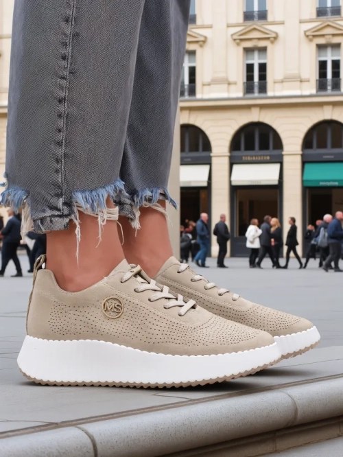 Royalfashion Жіночі спортивні перфоровані кросівки Tobin