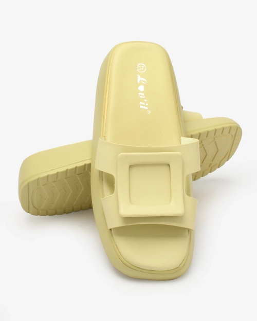 Royalfashion Світло-зелені жіночі шльопанці з пряжкою Ocurary