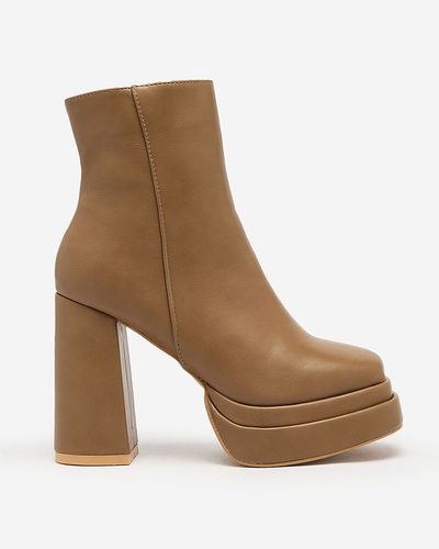Royalfashion Hellbraune Damenstiefel Atotona