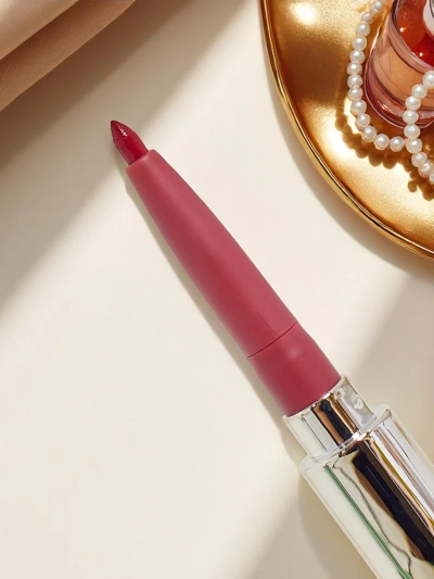 Flüssiger Lippenstift und Lippenkonturenstift 2-in-1 Russian Red
