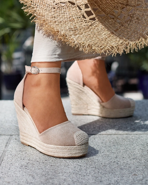 Royalfashion Бежеві жіночі босоніжки Meylasi на платформі