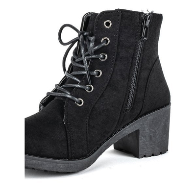 Schwarze Stiefeletten an einem höheren Pfosten Nemesis - Footwear