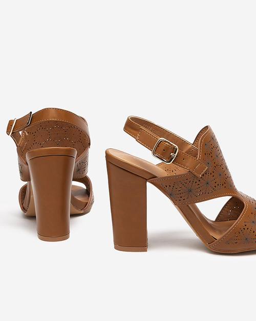 Коричневі ажурні босоніжки жіночі на пості в Маві. Взуття