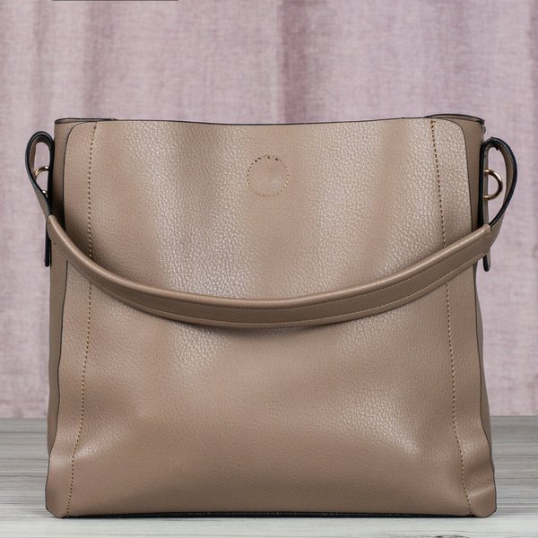 Braune große Umhängetasche mit Nieten - Taschen