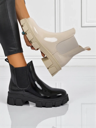 Royalfashion Stiefeletten mit massiver Sohle aus lackiertem Öko-Leder Calista Weide