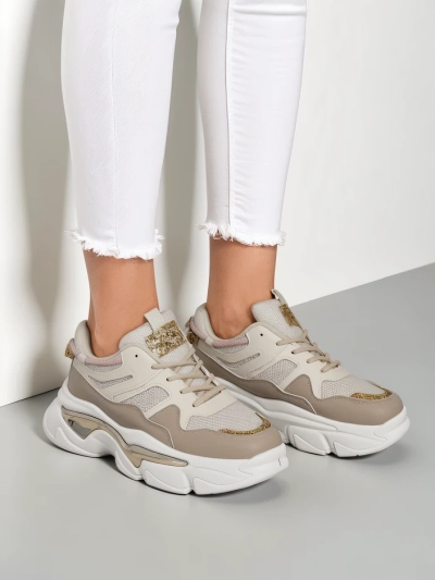Royalfashion Damensneaker mit einer dickeren Sohle Lesalli