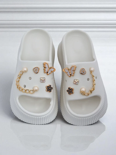 Royalfashion Damen-Gummisandalen mit Verzierungen Slash Glam