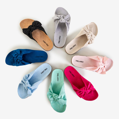 Hellrosa Damenpantoffeln mit Schleife Alanza - Schuhe