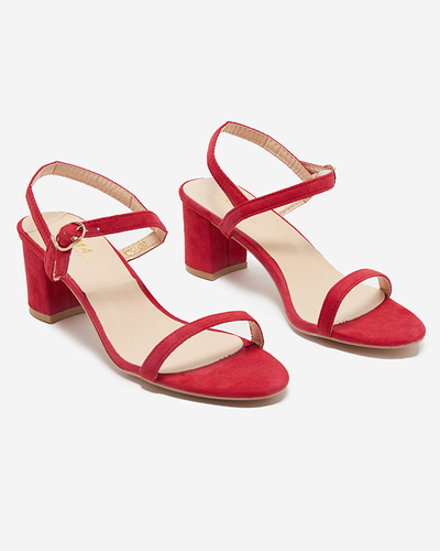 Rote Usopi Damensandalen auf einem Pfosten - Schuhe